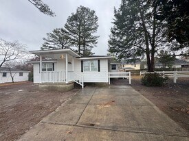 1413 Collins Dr in Martinez, GA - Building Photo