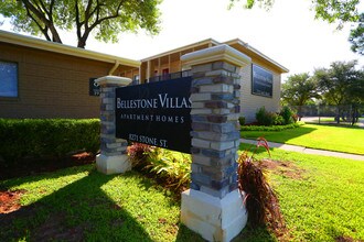 Bellestone Villas Apartments in Houston, TX - Building Photo - Building Photo