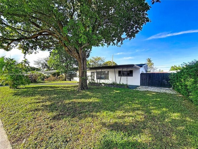 property at 600 N 66 Terrace