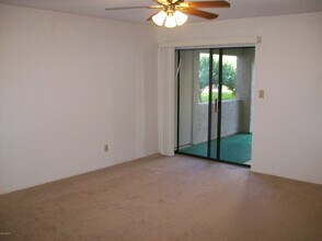 9445 N 94th Pl in Scottsdale, AZ - Foto de edificio - Building Photo