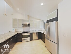 15278 Sunwood Blvd in Tukwila, WA - Building Photo - Building Photo