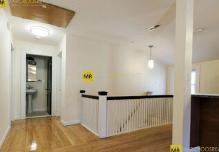 34 Bentley St, Unit 3 in Boston, MA - Foto de edificio - Building Photo