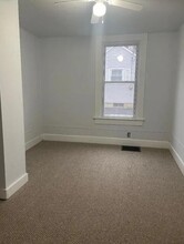 1028 9th St, Unit Lower in Charleston, IL - Building Photo - Building Photo