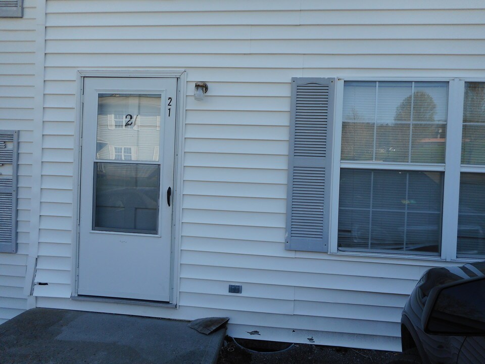141 Carolina Ln, Unit E in Tazewell, VA - Building Photo