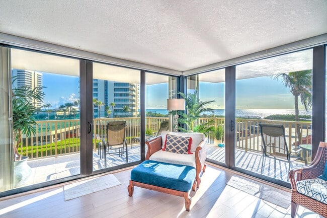 5480 N Ocean Dr in Riviera Beach, FL - Building Photo - Building Photo