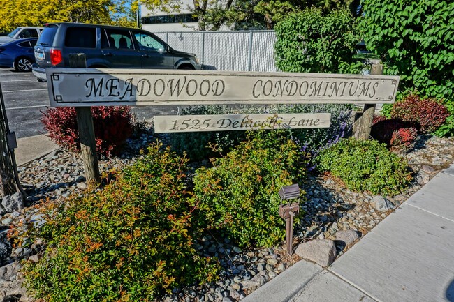 1531 Delucchi Ln in Reno, NV - Foto de edificio - Building Photo