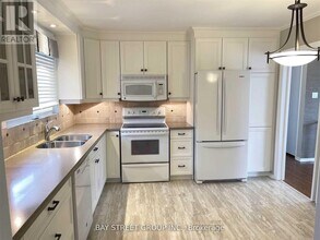 41 Walkerton Dr in Markham, ON - Building Photo - Building Photo