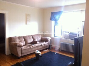 180 Pleasant St, Unit 349-B1-11 in Malden, MA - Building Photo - Building Photo