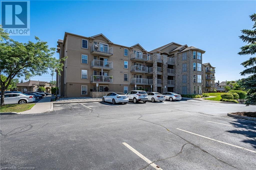 1810 Walkers Line in Burlington, ON - Building Photo