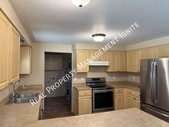 53377 Eagle Ln in La Pine, OR - Building Photo - Building Photo