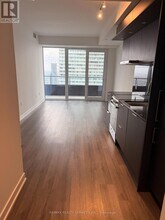 448 Burnhamthorpe Rd W in Mississauga, ON - Building Photo - Building Photo