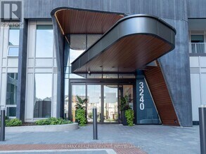 3240 William Coltson Ave in Oakville, ON - Building Photo - Building Photo