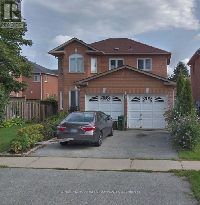 5 Claresholme Dr in Toronto, ON - Building Photo