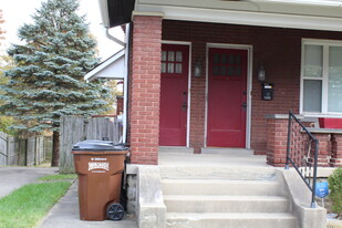 7332 Maple Ave, Unit Apt 2 in Cincinnati, OH - Building Photo