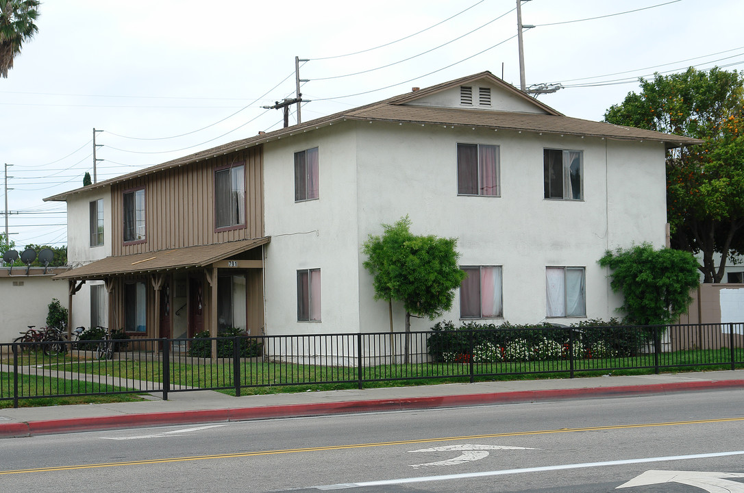 791 W Wilson St in Costa Mesa, CA - Building Photo