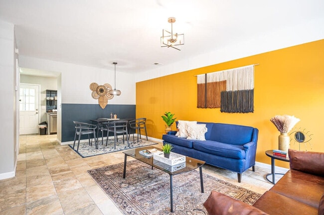 1283 Sweet Pine Dr in Norcross, GA - Building Photo - Building Photo