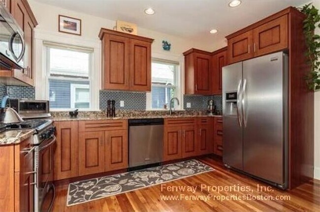 148 Albion St, Unit 2