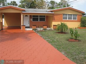 7711 Kismet St in Miramar, FL - Building Photo - Building Photo
