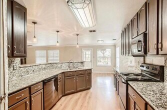 518 Pecos Cir in New Braunfels, TX - Building Photo - Building Photo