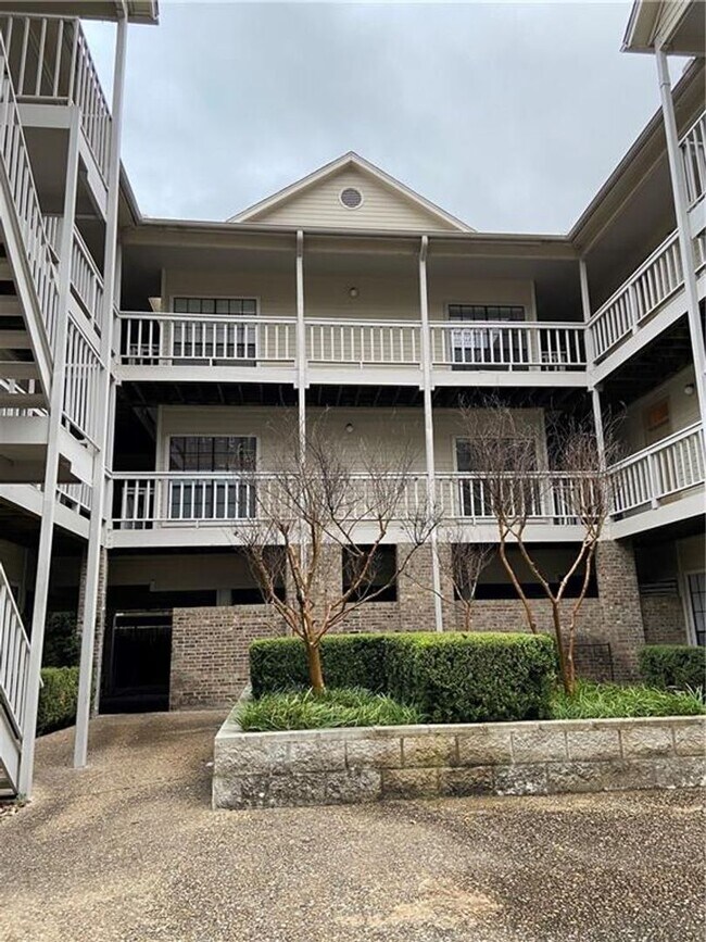 property at 1006 1/2 W 22nd St