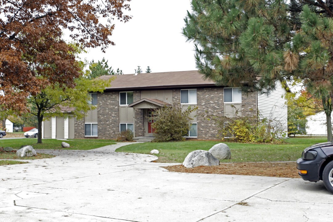 2950 Vineland Ave SE in Grand Rapids, MI - Building Photo