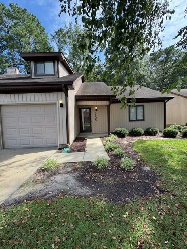 property at 1908 Stephens Ct