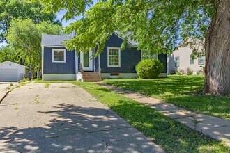 437 W Elm St in Junction City, KS - Building Photo - Building Photo