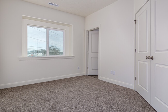 Raintree Apartments in Sunset, UT - Building Photo - Building Photo