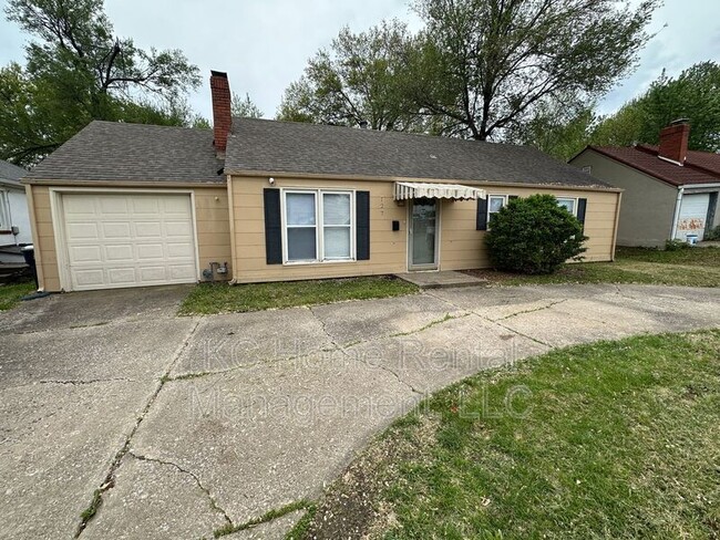 property at 127 W 85th St