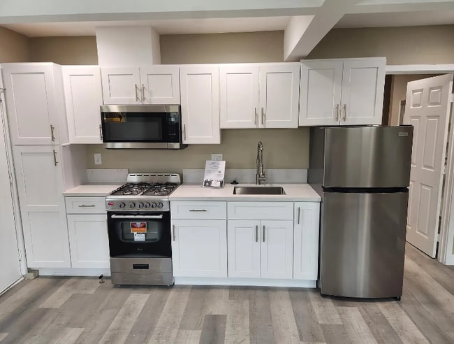 property at 984 El Camino Dr