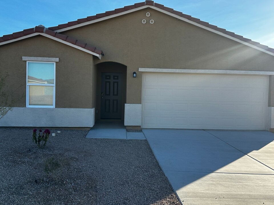 5658 Quarry Ave in Fort Mohave, AZ - Building Photo