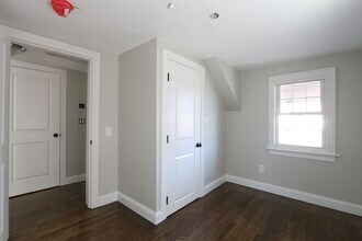 43 Derby St, Unit 1 in Somerville, MA - Building Photo - Building Photo