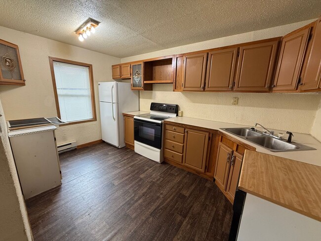 106 14th St NW in Watertown, SD - Building Photo - Building Photo