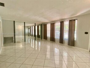 4801 Washington St in Hollywood, FL - Building Photo - Building Photo