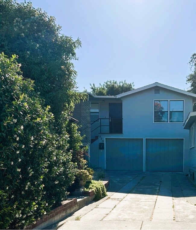property at 909 E St