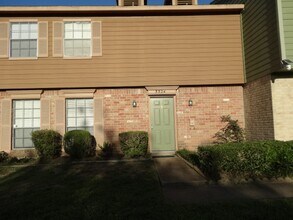 5524 Deep Forest Dr in Houston, TX - Building Photo - Building Photo