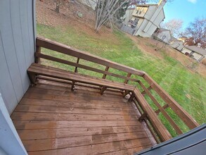 5716 N London Ave in Kansas City, MO - Building Photo - Building Photo