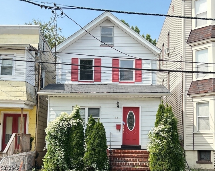 63 Maple Ave in Irvington, NJ - Foto de edificio