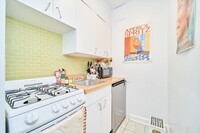 400 W 45th St in New York, NY - Building Photo - Building Photo