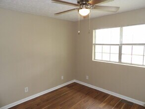 468 Schenkel Ln in Frankfort, KY - Building Photo - Building Photo