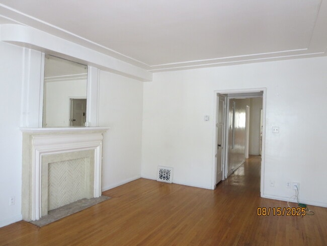 5640 W 6th St, Unit 1 in Los Angeles, CA - Building Photo - Building Photo