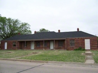 932-942 N Oliver Ave in Wichita, KS - Building Photo