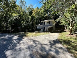 120 Leathers Cir NW in Atlanta, GA - Building Photo - Building Photo