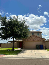 11121 Borrado Drive in Laredo, TX - Foto de edificio - Building Photo