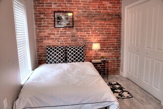 323 Parkwood Ave, Unit 323 Parkwood Ave in Columbus, OH - Building Photo - Building Photo