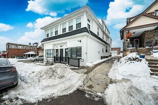 324-326-326 Darby Rd in Havertown, PA - Building Photo