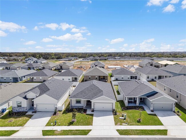 1460 Fleur Dr in Davenport, FL - Building Photo - Building Photo