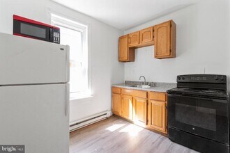 410 N 53rd St in Philadelphia, PA - Building Photo - Building Photo