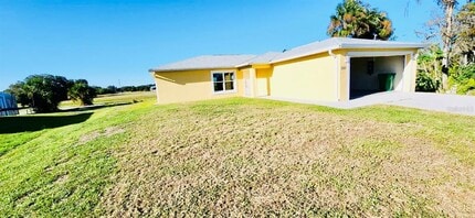 3011 Harvard Cir in La Belle, FL - Building Photo - Building Photo