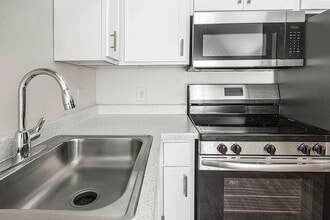 Silver Pines Senior Community in Sandy, UT - Foto de edificio - Building Photo